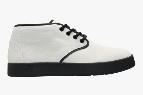 BULIT 2026 - White / Black