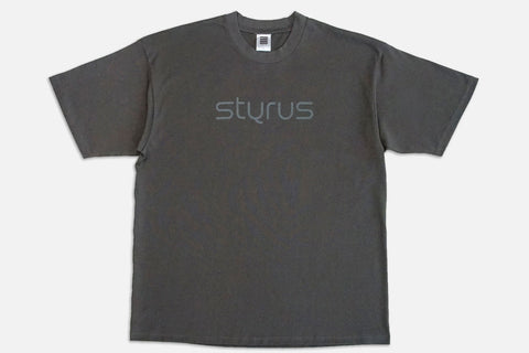 LOGO TEE | STYRUS - Graphite