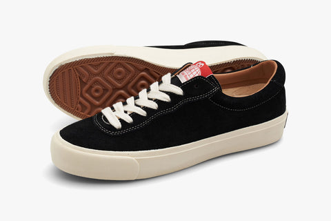 VM001 SUEDE LO - Black/White D20