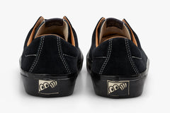VM003 SUEDE LO - Black/Black/White D9