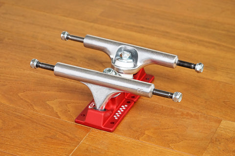ACE TRUCKS 33 CLASSIC - RED & SILVER